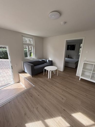 Neu renovierte und voll ausgestattete 2 Zimmerwohnung in traumhafter Lage Reutlingen Mittelstadt – Wohnzimmer
