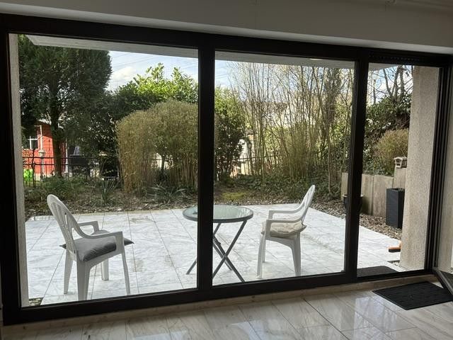 Blick vom Wohnzimmer zur Terra