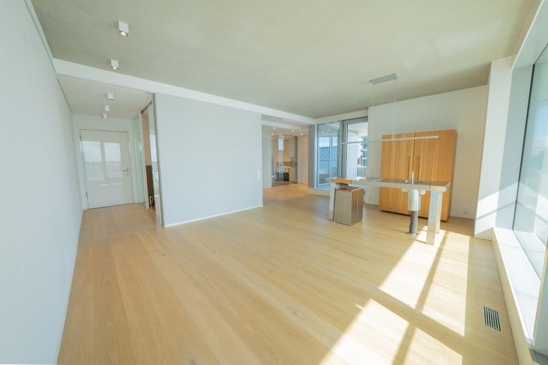 Designwohnung im Marco Polo Tower – mit Blick auf das Wendebecken des Hafens – Loftwohnung