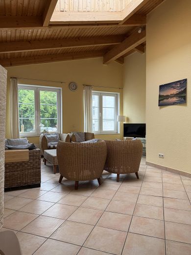 Maisonette mit Dachterrasse mitten in Warnemünde – Wohnbereich