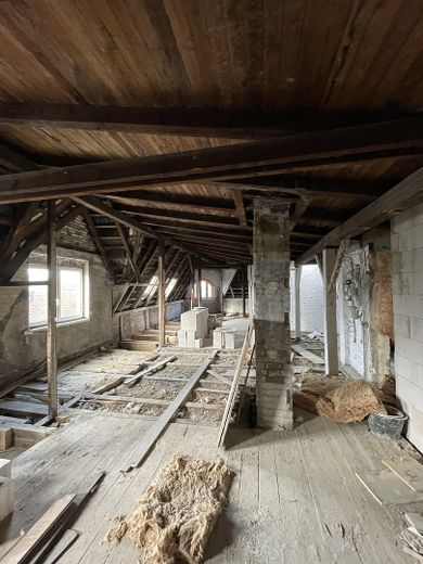 DG-Rohbau mit Vision – 220 m² & genehmigter Dachterrasse, Dachsanierung notwendig – Dachgeschoss
