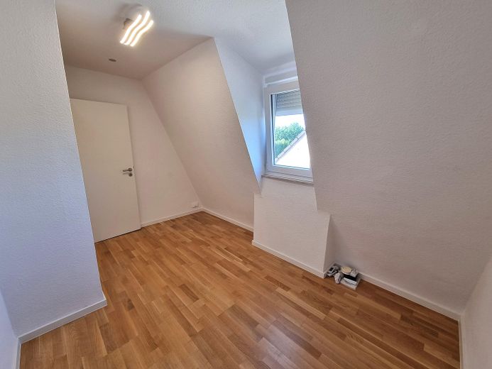 Kinderzimmer / Büro 1