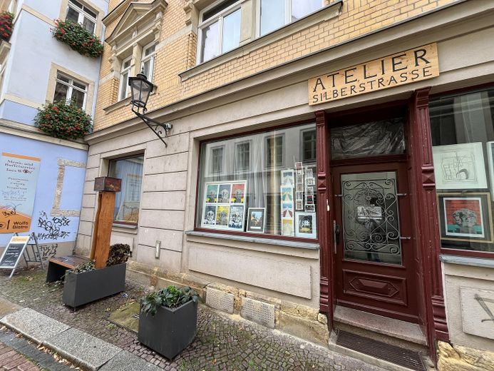 Gemütliche 2-Zimmer-Wohnung in Meißner Altstadt (mit Balkon) - frisch renoviert! – Hausansicht II