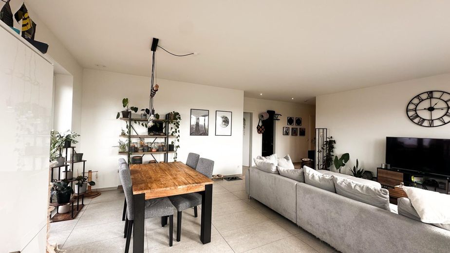 Exklusive 4-Zimmer-Wohnung mit großem Balkon – Foto 2