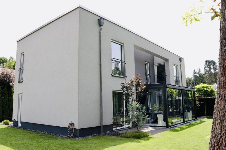 Casa unifamiliare di alta qualità in costruzione massiccia con moderna tecnologia energetica e giardino elegante – Foto 3