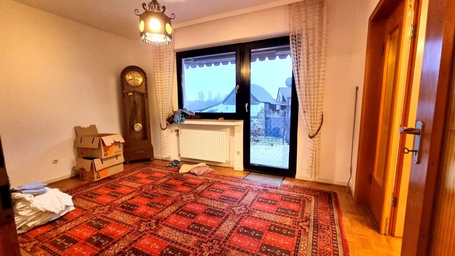 3-Zimmer-Erdgeschosswohnung, große Terrasse, ruhige/zentrale Lage – Raum 2-2
