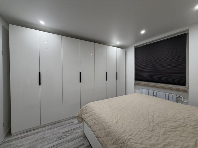 Exklusive, modernisierte 4 Zimmer Eigentumswohnung in Braunschweig Watenbüttel – Schlafzimmer Eltern 1