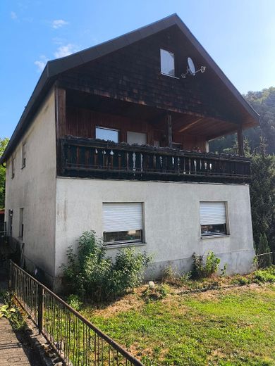Versátil proyecto de modernización con sótano abovedado, garaje y opciones de chimenea en un entorno natural – Foto 2