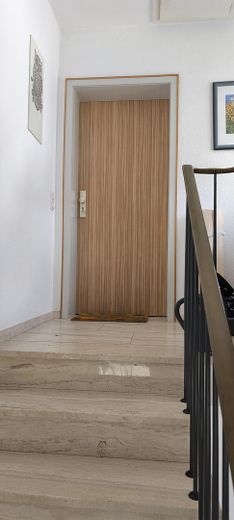 Charmante 3 Zimmer Wohnung – Wohnungseingang