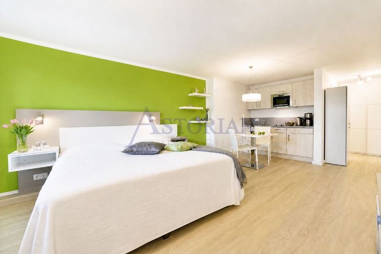 Meerblick-Ferien-Wohnung mit Strandzugang und separater Gästewohnung – Strandkörbchen