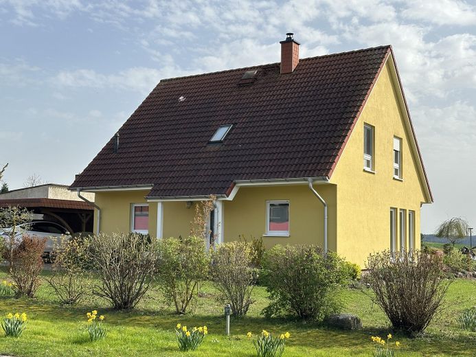 Eingang Nordseite mit Carport