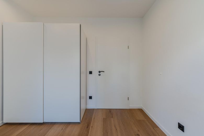 Kernsanierte 2-Zimmer-Wohnung in Derendorf | HSD | Einbauküche | teilmöbliert – Zimmer 1 Ansicht 2