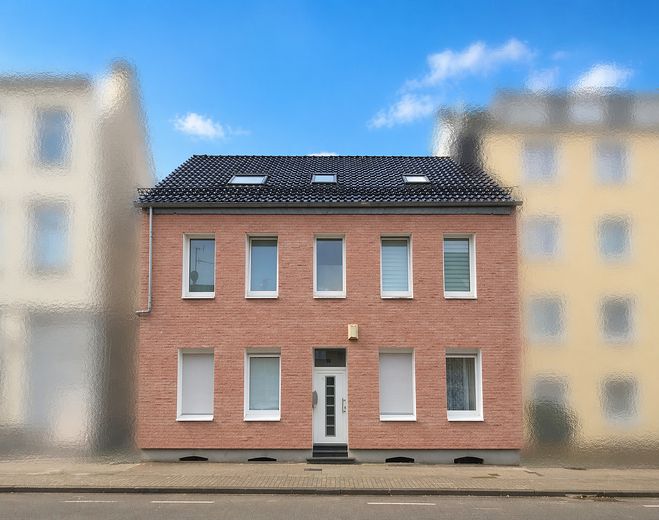 Großfamilienparadies mit Garten, Terrasse, Markise und vielen weiteren Highlights sowie Zubehör – Hausfront