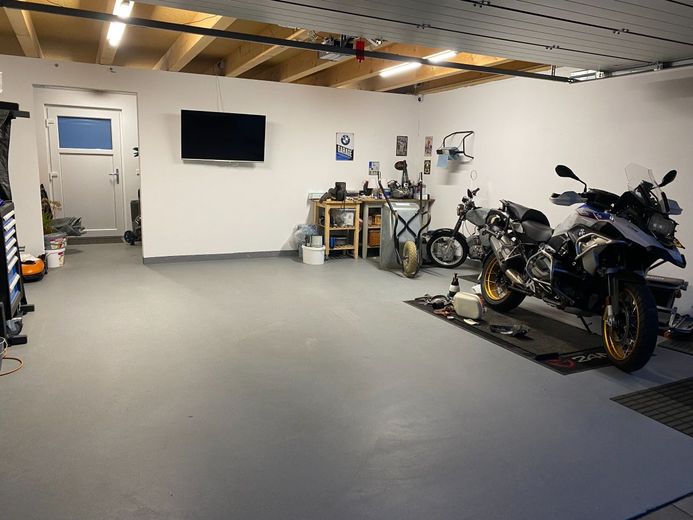 Modernes Einfamilienhaus mit großem Grundstück - provisionsfrei – Garage