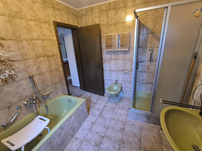 Casa unifamiliare con appartamento indipendente 169qm in posizione collinare a sud – Photo 8
