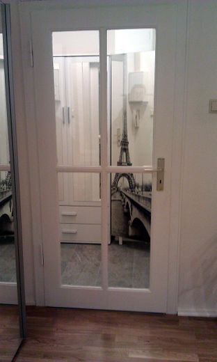 Blick vom Zimmer in den Flur