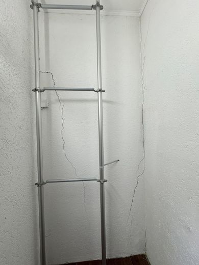 Setzrisse Kleiderschrank