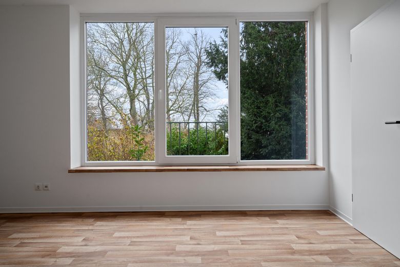 Lichtdurchflutetes Wohnzimmer