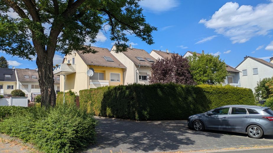 *Bez prowizji*- zadbany, przyjazny rodzinie skrajny dom szeregowy (procedura ofertowa) – Weitere Parkplätze, Straße