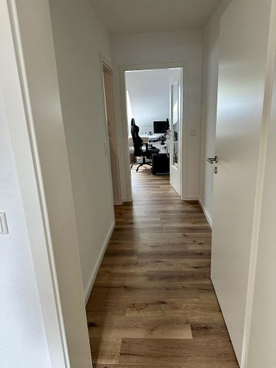 Flur zum Schlafzimmer/ Büro