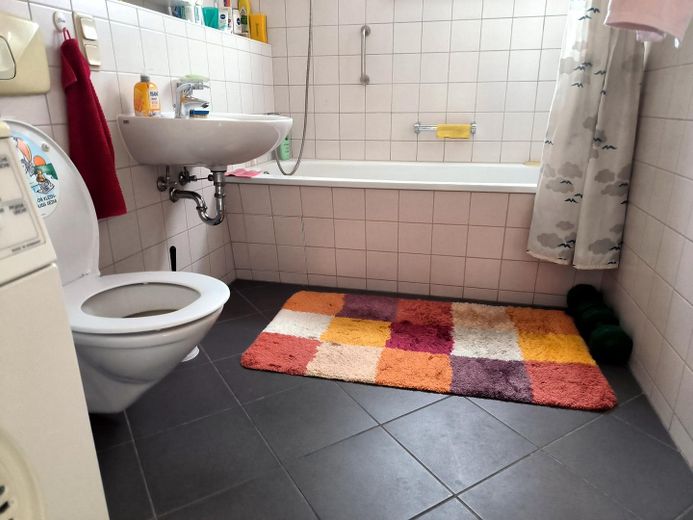 Bel appartement de 3 pièces avec balcon et vue sur la verdure ! – Photo 11