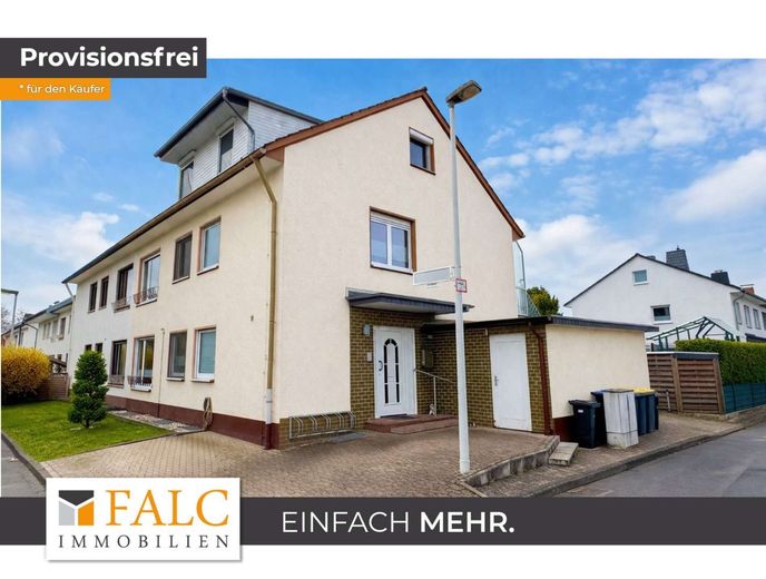 Großzügiges Einfamilienhaus mit Garten, Pool und flexiblen Nutzungsmöglichkeiten in ruhiger Wohnlage – seitliche Außenanischt