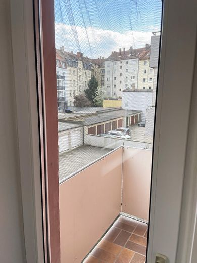 Sofort frei & ohne Provision - Renovierte 3-Zimmer-Wohnung mit Balkon – U-Bahn um die Ecke – Balkon