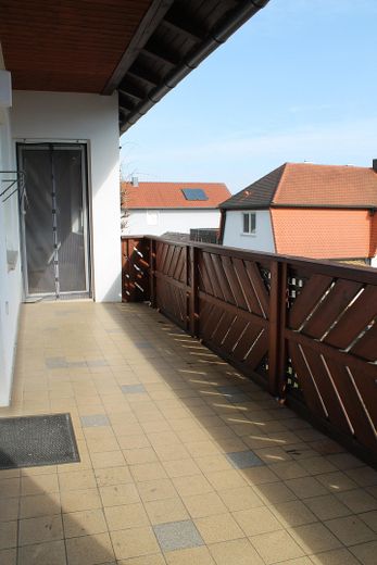 Gepflegtes Zweifamilienwohnhaus in Wilburgstetten mit vielfältigen Nutzungsmöglichkeiten – Balkon OG