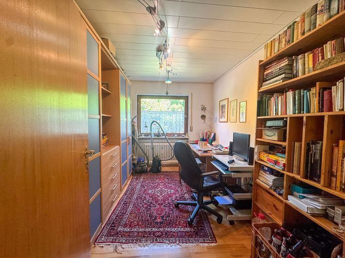 Rüya gibi manzarayla yaşam – Heiligkreuzsteinach'ta üç bağımsız birimli çok yönlü çok daireli ev – EG - Büro/Kinderzimmer