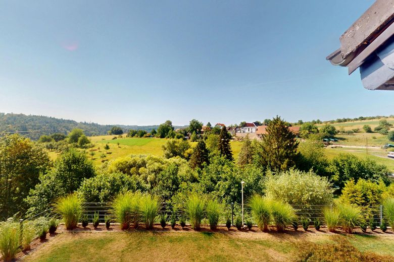 Modernisiertes Einfamilienhaus mit Charakter – Hanglage, Garten und viel Platz in Mömbris – Aussicht
