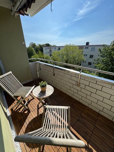 Appartement lumineux de 3 pièces – entièrement rénové & avec balcon – Balkon