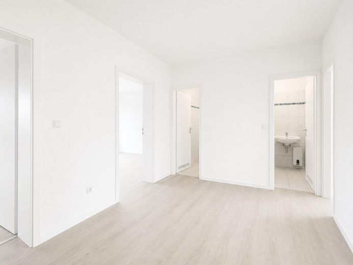 Appartamento di 3,5 locali ristrutturato con balcone e riscaldamento a pavimento – Flur