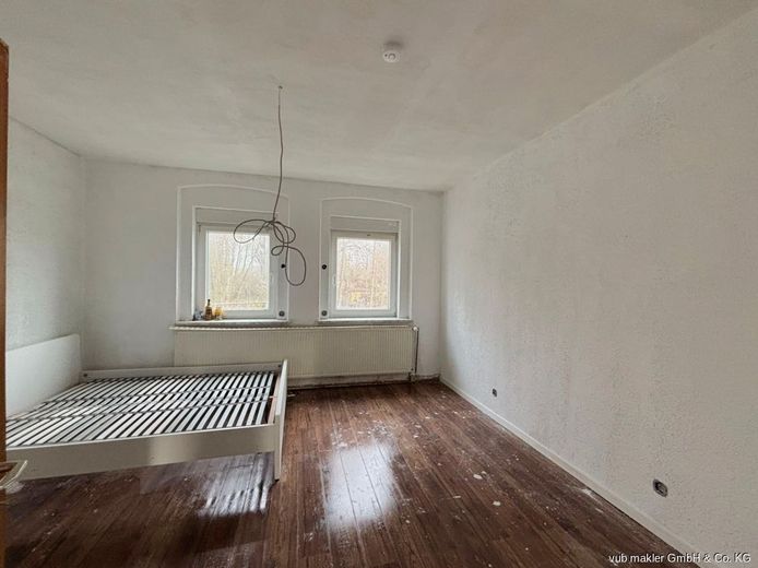 Haus mit Entwicklungsmöglichkeiten bietet  Potenzial für Investoren, Familien oder handwerklich versierte Käufer – VUB0002214-6