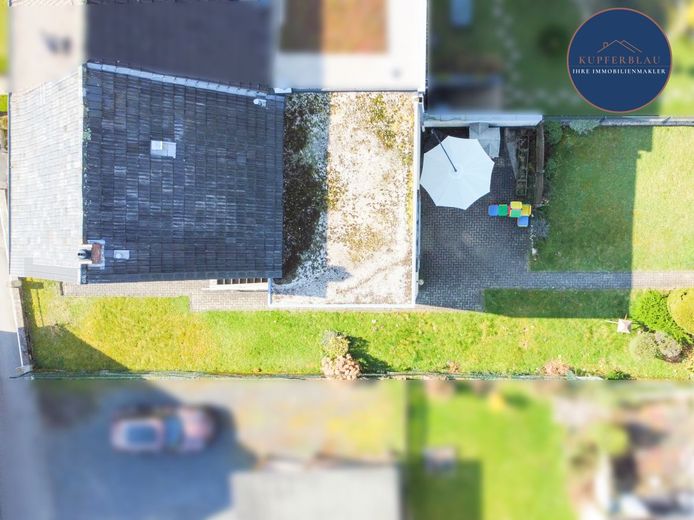 Stilvolle Doppelhaushälfte mit Gartenidylle in Bad Honnef-Selhof – Luftaufnahme_Dach