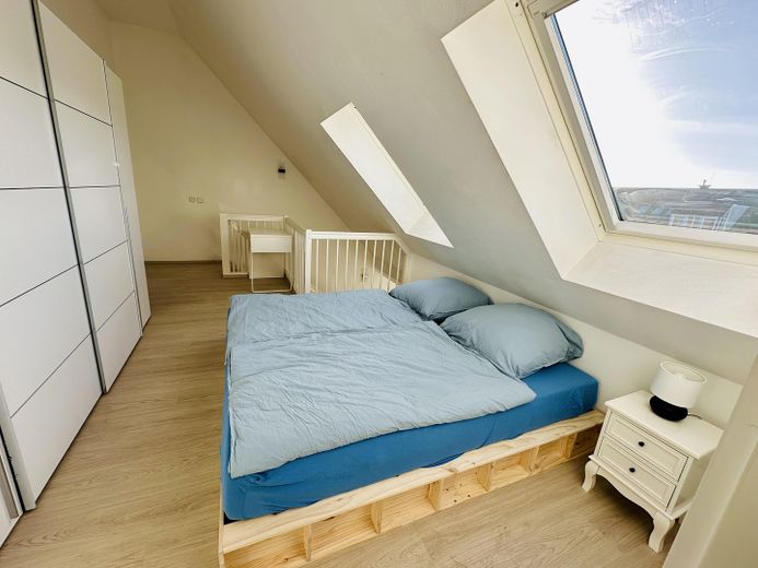 Schlafzimmer / Sleeping Room