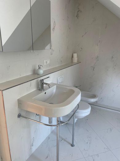 Maison familiale au parc thermal de Königstein – Bad mit Wanne