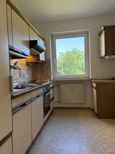 Küche mit großem Fenster