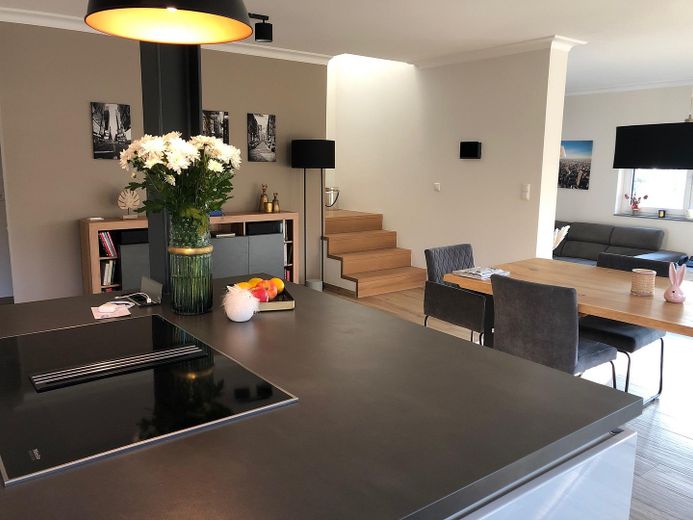 Küche, Blick in Wohnzimmer