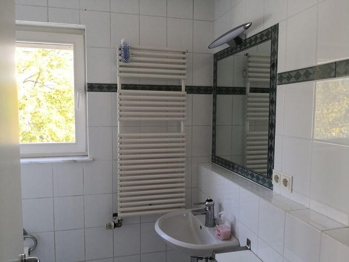 Kronberg’in en iyi konumu, sakin + aydınlık, 6 oda, 3 teras, ankastre mutfak, klima, sauna, FIS otobüs durağı – Kinderbad