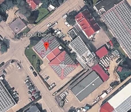Jasne pomieszczenie biurowe ze wspólną kuchnią i miejscem parkingowym – Vogelperspektive