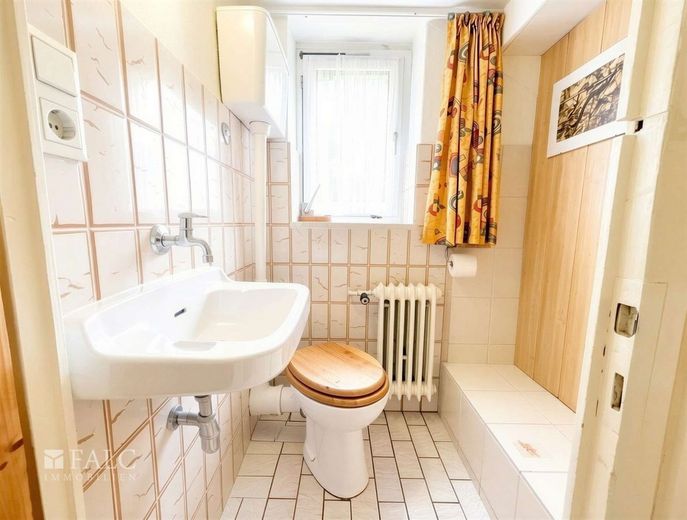 Charmantes Familienhaus mit zwei Wohneinheiten, traumhaftem Garten und großem Entwicklungspotenzial – WC UG