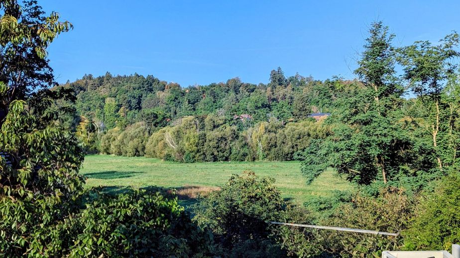 Yeni binada zemin katta 4 odalı daire, ilk kullanım, teras + bahçe, ankastre mutfak, Wallbox donanımlı kapalı otopark yeri – Blick ins Rednitztal