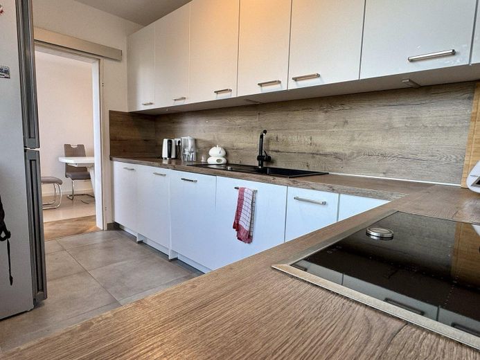 *PROVISIONSFREI* Helle 4-Raum-Wohnung mit 2 Balkonen in gepflegtem Haus – Küche