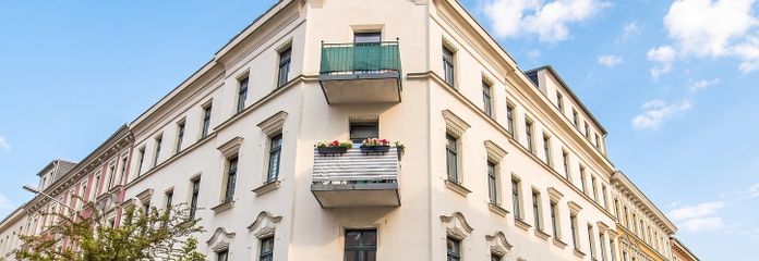 Stötteritz'te yeni yenilenmiş: Geniş açık mutfaklı 2 oda ve yeşile bakan balkon