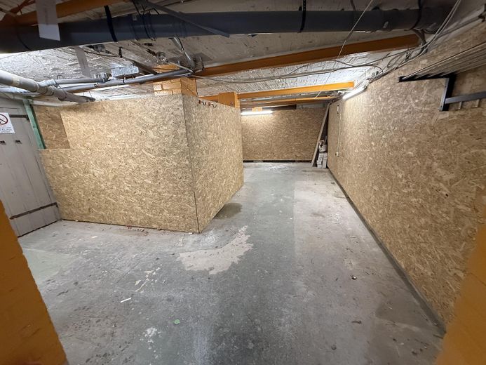 100 m² Lagerfläche | Strom, Wasser, WC | Bayerischer Platz | auch teilbar – Raum 2 - 48qm