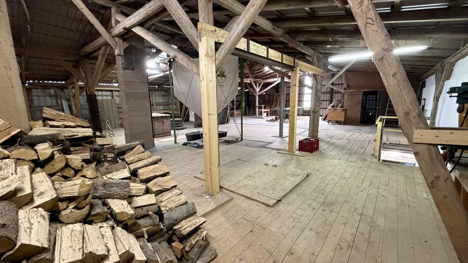 Resthof mit Nebengebäude und bebauugsfähigem Grundstück – Dachgeschoss