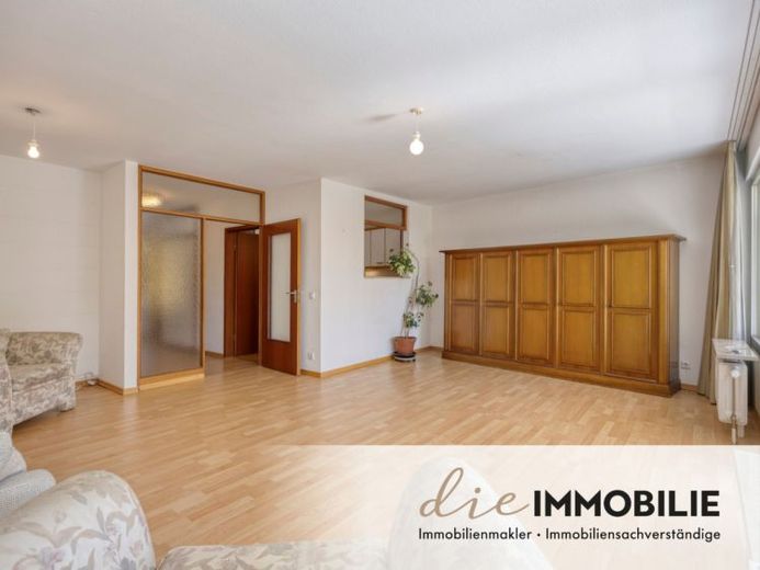 3-Zimmer-Wohnung im 2.OG mit Balkon, Privatsphäre und grünem Ausblick in Bergisch Gladbach-Gierath! – फोटो 1