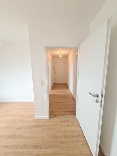 2-Zimmer Dachgeschoss Wohnung – Flur