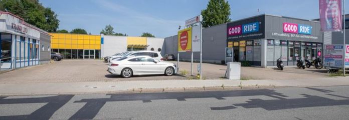 Açık alanlı ticari park - doğrudan A23 Pinneberg Nord bağlantısında