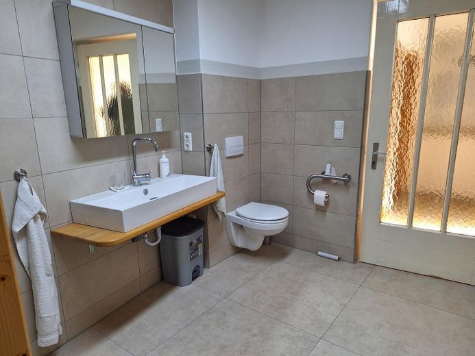 Casa residenziale con capannoni di stoccaggio senza commissioni – Foto 12